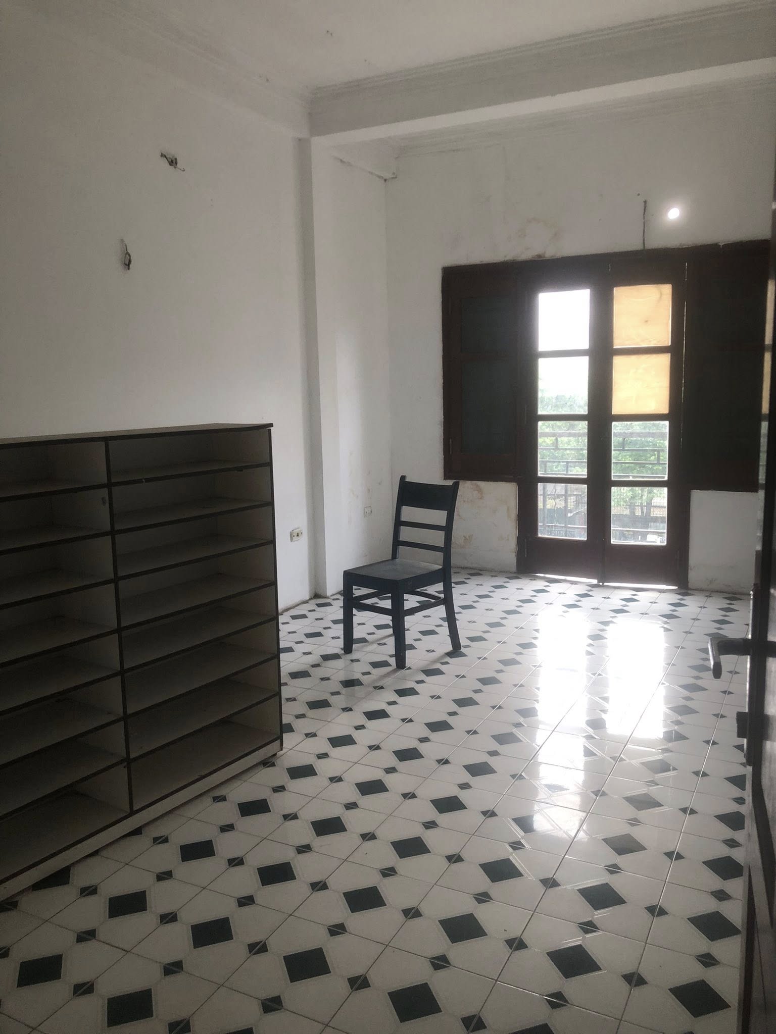 Cho thuê nhà Mặt Phố Trần Duy Hưng, 5 tầng x 60m2, 7 ngủ, 5 vệ sinh, 50 Triệu - Ảnh 1